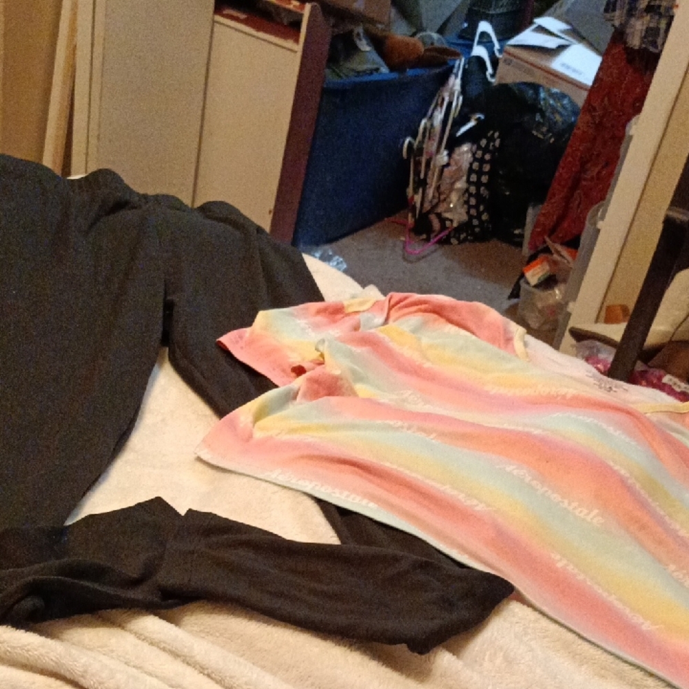 Women Crop Shirt And Leggings Size Med